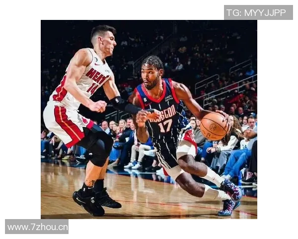 伊森分享狄龙建议称赞乌度卡严格执教风格带来的积极影响 伊森分享狄龙建议称赞乌度卡严格执教风格带来的积极影响