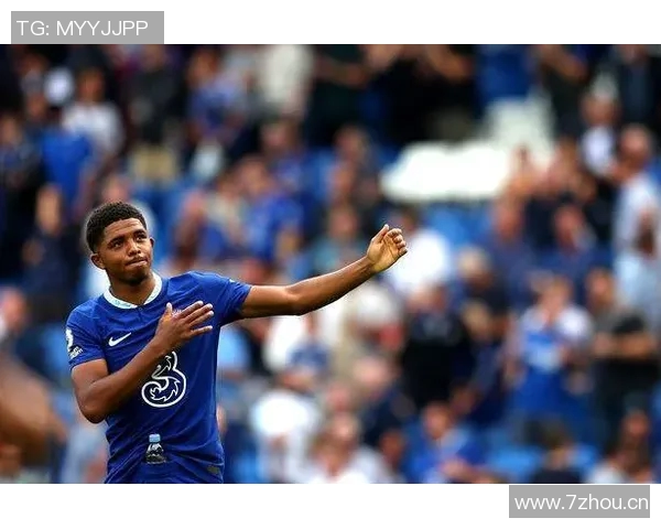 蓝军外租前锋福法纳因无证无保险驾驶被罚款12万引发关注