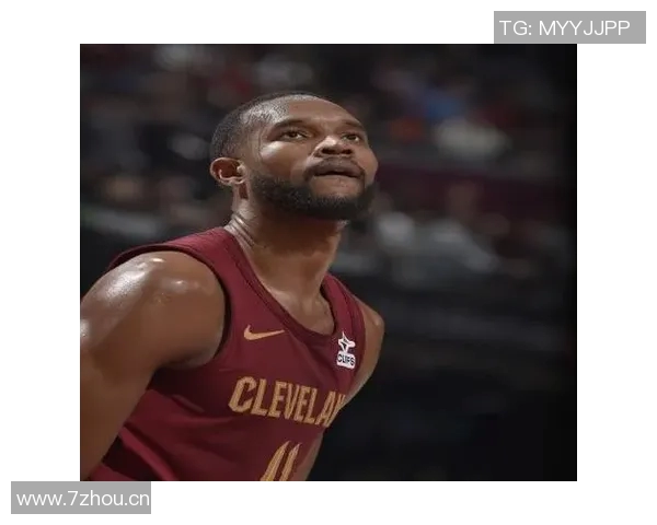 莫布里表现出色12投7中收获17分10篮板5助攻2盖帽助球队稳定胜利