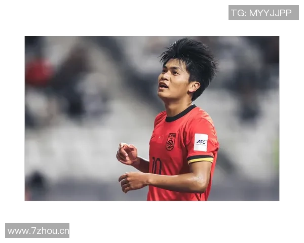 蒯纪闻赛后手臂缠绷带半场被换下愿无大碍引发球迷关心